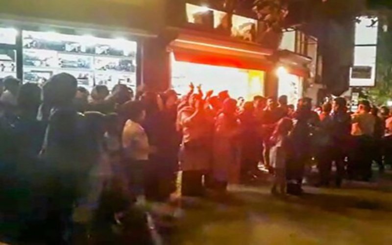Second Night of Gathering in Hamedan Protesting Water Cuts