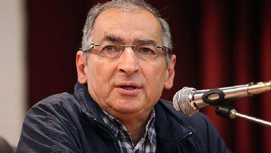 Sadegh Zibakalam's Support for Ali Karimi