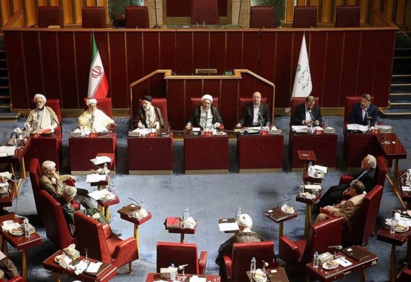 Retaining Amoli Larijani, Expelling Ahmadinejad