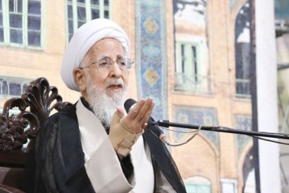 Javadi Amoli: If there is a gap between the people and their bread, there will be no news of religion