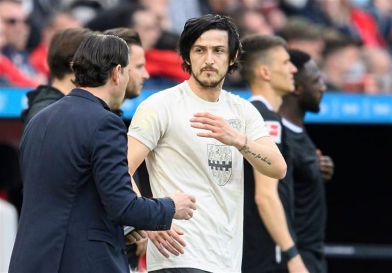 Sardar Azmoun's Reaction to the Murder of a Student: If I Don't Speak About Navid, It Means I've Betrayed the Turkmens