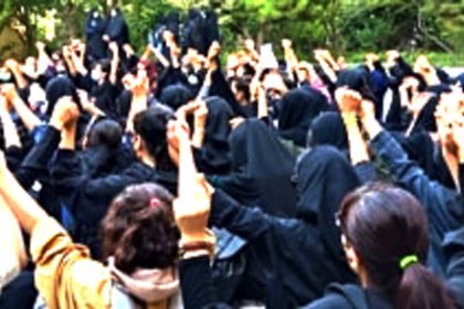 Reminding Points to School Authorities and Teachers for Supporting Students in Social Crises