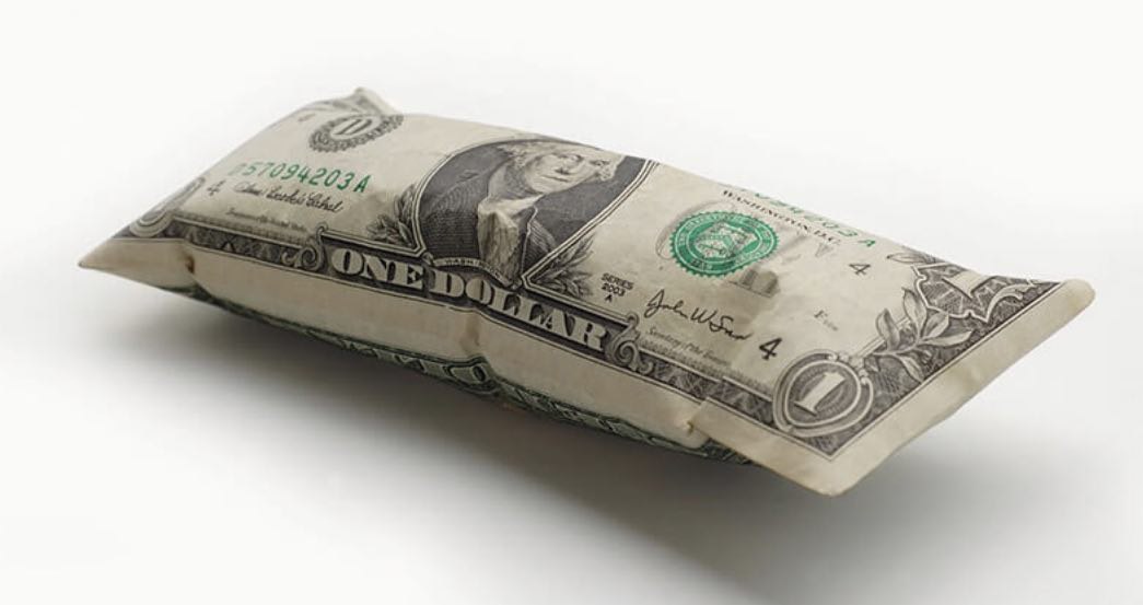 Sharp Inflation Surge in Iran's Harsh Winter Economy