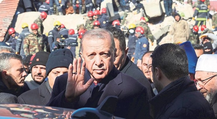 What impact does the earthquake in Turkey have on Erdogan's political future?