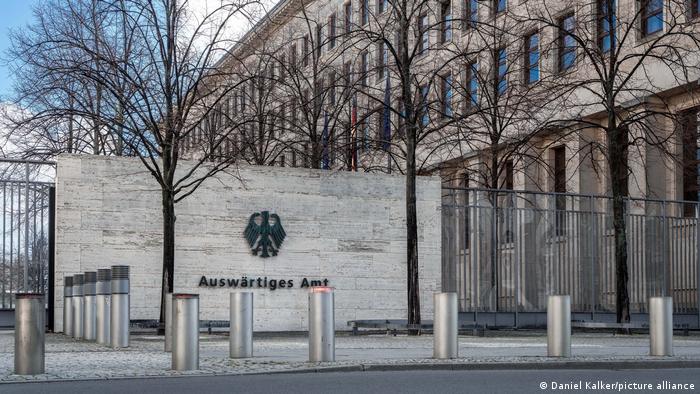 Germany asks its citizens to leave Iran