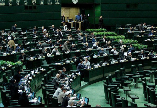The session of the parliament to stabilize the currency market has been postponed for a week