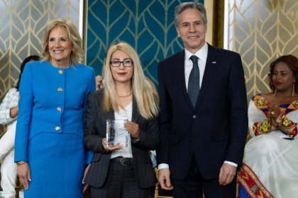 Afghan Doctor Wins US Department of State Courage Award