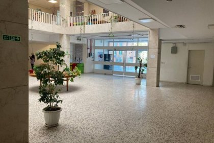 جمعآوری میز و صندلی کتابخانه شهید بهشتی بخاطر اعتراض