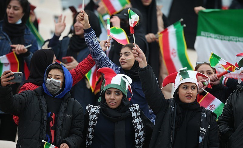 حضور گزینشی زنان در استادیوم آزادی