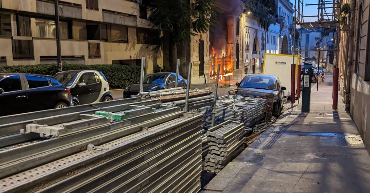 Iranian arrested for allegedly setting fire to embassy in Paris