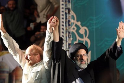 Criticism of a newspaper on the repeated promises of Raisi and Qalibaf during Rouhani's government