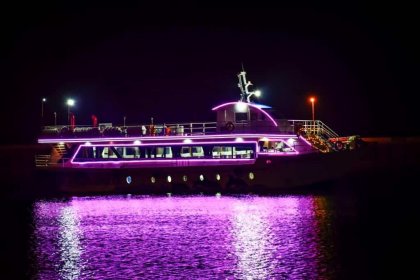 Prosecutor of Qeshm: Seized Ship Released on Condition of Providing Services to the Relief Committee