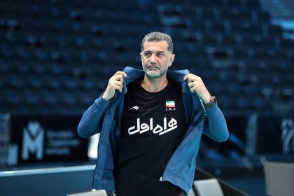 عطایی از سرمربیگری تیم ملی والیبال کنارهگیری کرد