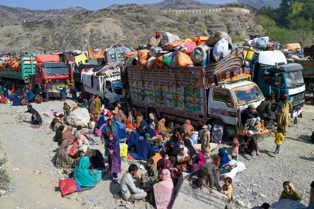 Taliban Spokesman Urges Countries Not to Forcefully Expel Afghans