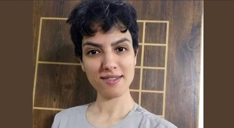 کمپین حقوق بشر ایران: حکم زندان «عاتکه رجبی»، معلم معترض را محکوم میکنیم