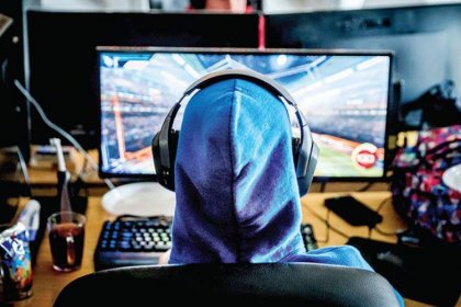 المؤسسة الوطنية لألعاب الفيديو: يوتيوب هو المنصة الأكثر شعبية بين اللاعبين الإيرانيين