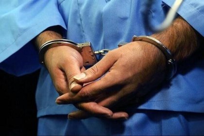خاطب غريب تم اعتقاله بتهمة السرقة