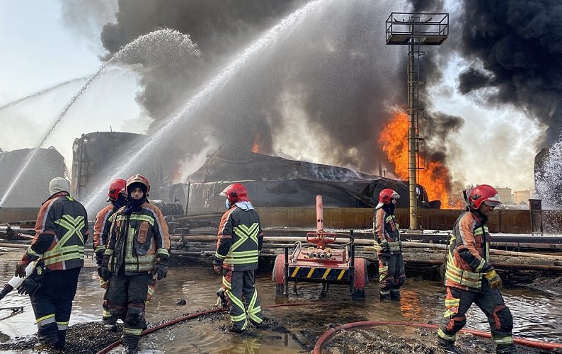 Fire at Iranian Refineries