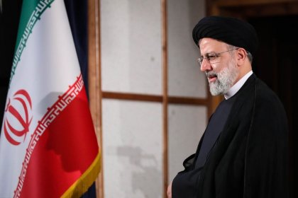 إبراهيم رئيسي يتنافس مع نفسه في الانتخابات