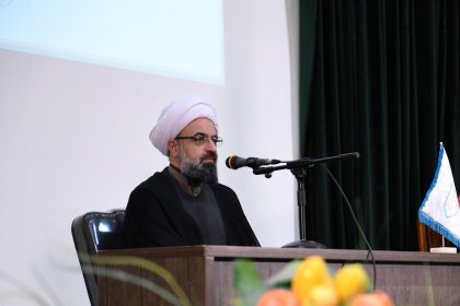 The Secretary of the Command for Good stated that the Iranian gift to Islam was the chador