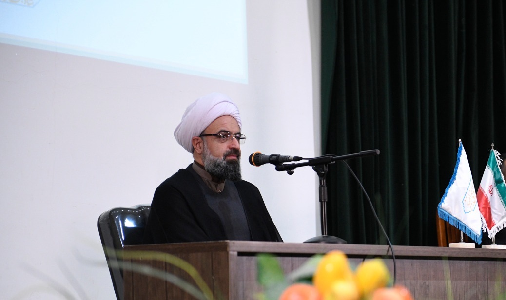 The Secretary of the Command for Good stated that the Iranian gift to Islam was the chador