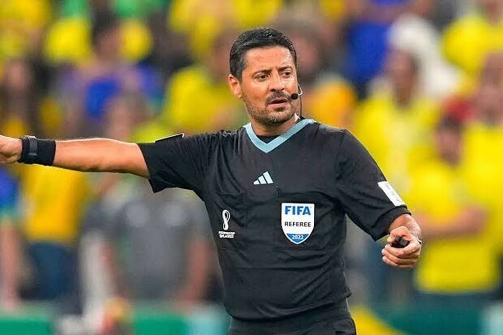Alireza Faghani appointed as referee for the opening match of the AFC Asian Cup