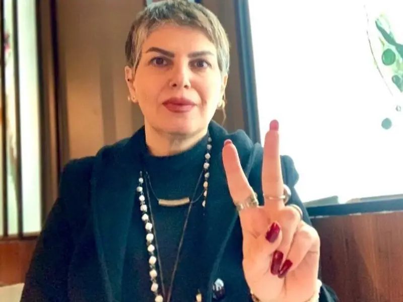 Sarah Siyahpour, the dismissed teacher, I will turn my dismissal order into a medal and wear it around my neck