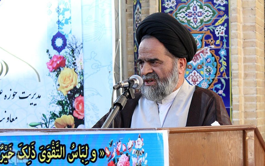 Imam Juma of Arak: Woe to those who discourage others from voting