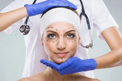 خلال عام، تم إجراء 320 ألف عملية تجميل في إيران