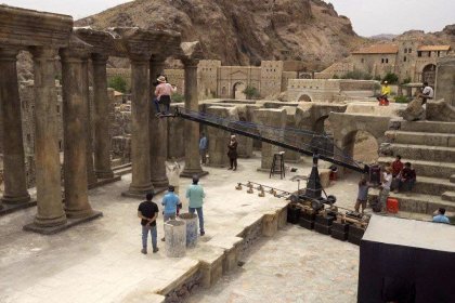 انهيار الأنقاض في موقع تصوير مسلسل سلمان الفارسي