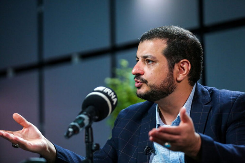 Raeifi Pour: Qalibaf Should Answer About His Son's Migration