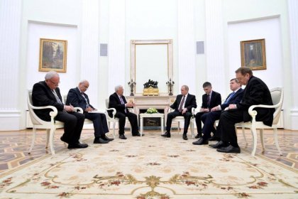 کرملین میانجی وحدت