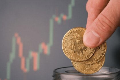 سعر البيتكوين وصل إلى ٦٥ ألف دولار