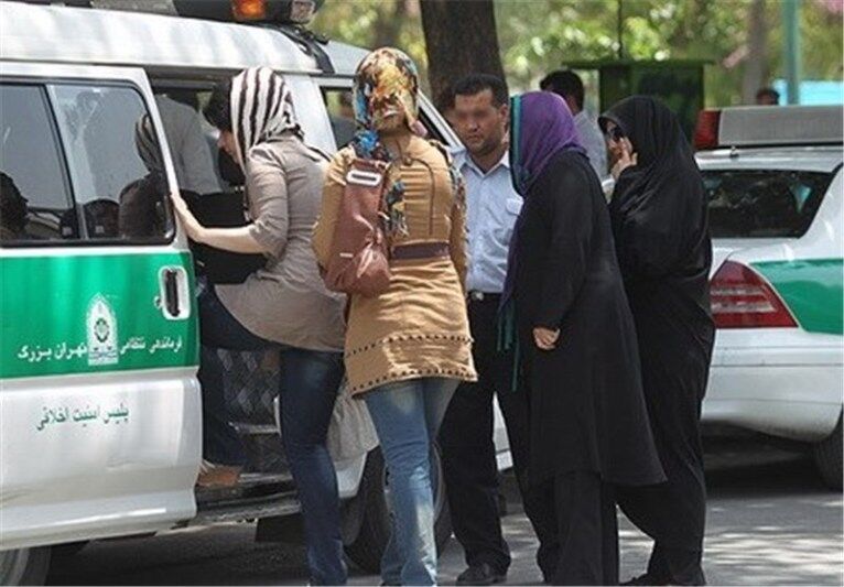 روزنامه دانشگاه آزاد: جریمه سه میلیونی بخاطر بیحجابی واقعیت دارد