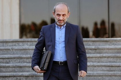 روزنامه فرهیختگان: صدا و سیما دست مجریان ریاکار و تندرو افتاده