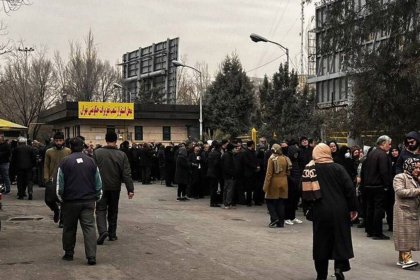 روزنامه کیهان: تشکیل صف برای تهیه گوشت تقصیر اصلاحطلبان است