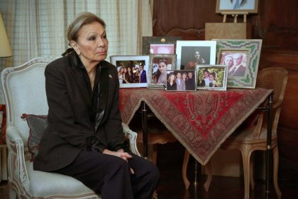 Farah Pahlavi بجانب هفتسین، أتذكر ضحايا الفيضانات