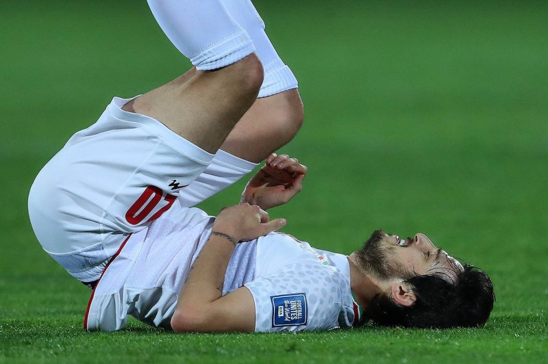 Sardar Azmoun will be away from the football fields for three weeks