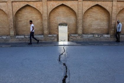 نماینده اصفهان بار دیگر بر لزوم چارهاندیشی برای فرونشست زمین در این شهر تأکید کرد