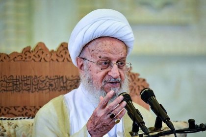 مکارم شیرازی: حفظ حجاب نباید با خشونت همراه شود