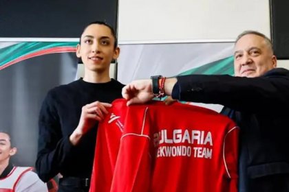 انضمام كيميا عليزاده إلى المنتخب الوطني للتايكواندو في بلغاريا
