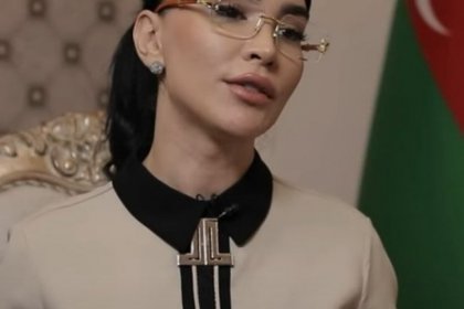 تسنیم يطالب باستقالة سفير الجمهورية الإسلامية الإيرانية في أذربيجان بسبب مقابلة مع صحفية غير محجبة