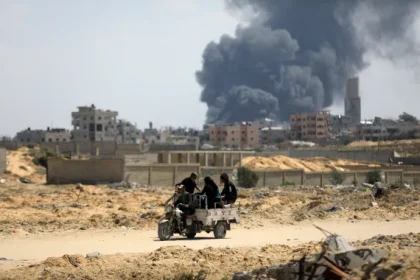 الجزيرة: إسرائيل قصفت مخيم النصيرات في غزة