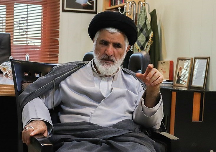 امام جمعه سابق لواسان: کار از دست رئیسی در رفته؛ در وضعیت بیدولتی هستیم