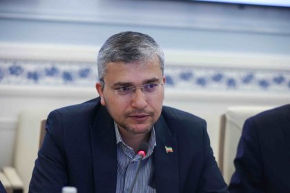 رضایی: واگذاری سهام استقلال به هلدینگ خلیج فارس غیرقانونی است
