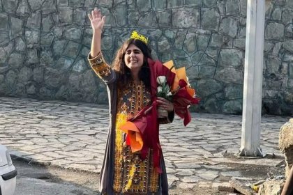 حُرِمَتْ سَپیده قُلیان من الإتصال الهاتفي في سجن إيفين