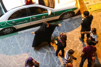 بیانیه روحانیون حوزه علمیه قم: از اجرای طرح برخورد با بیحجابی حمایت میکنیم