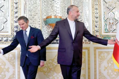 غروسي وصف التعاون الإيراني مع الوكالة بأنه غير مقبول