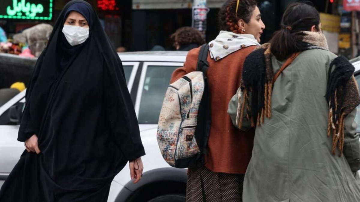 نامه عفو بینالملل: به جنگ با زنان برای تحمیل حجاب اجباری پایان دهید