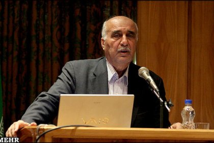 فاضل، وزیر بهداشت پیشین: تا ۱۰ سال آینده مجبوریم یا پزشک وارد کنیم یا بیماران را برای درمان به خارج بفرستیم